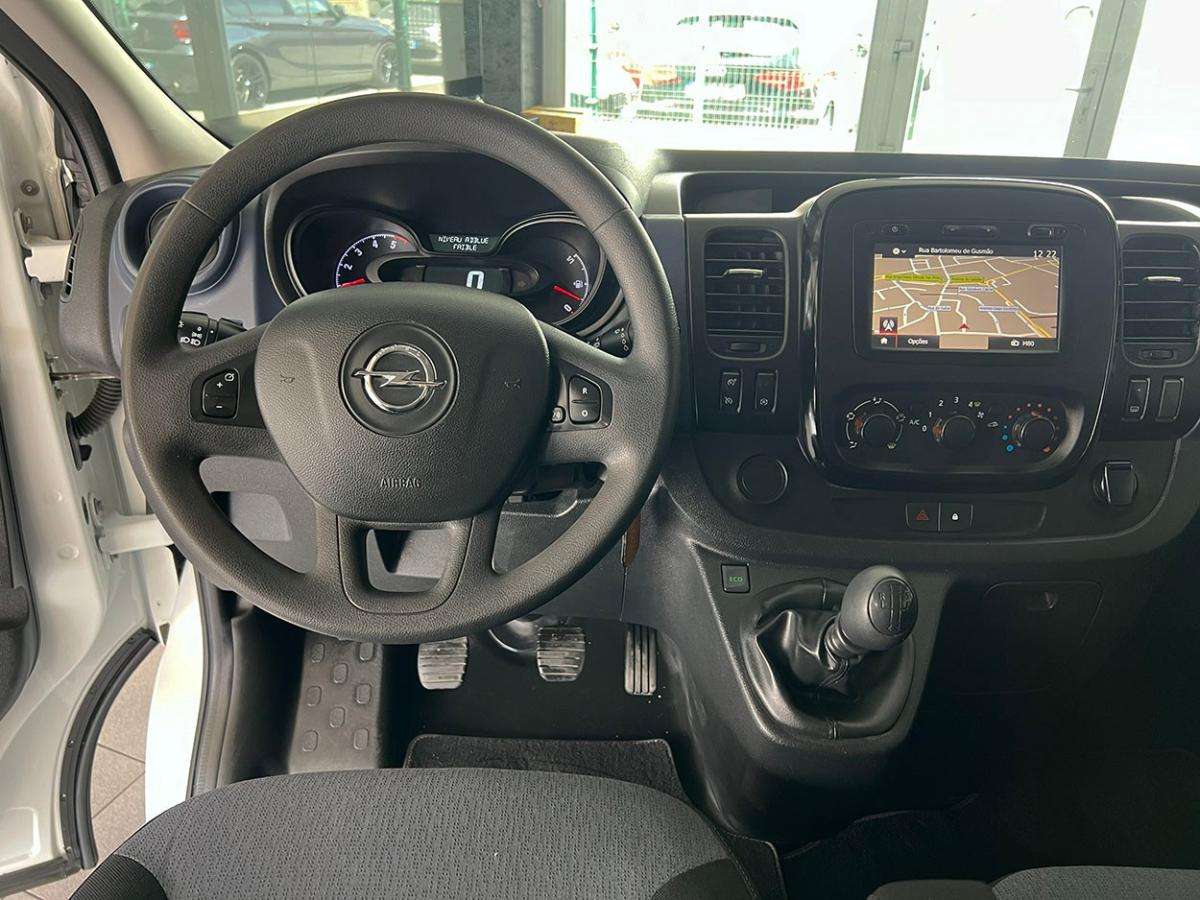 opel-vivaro-2018-diesel-1598cc