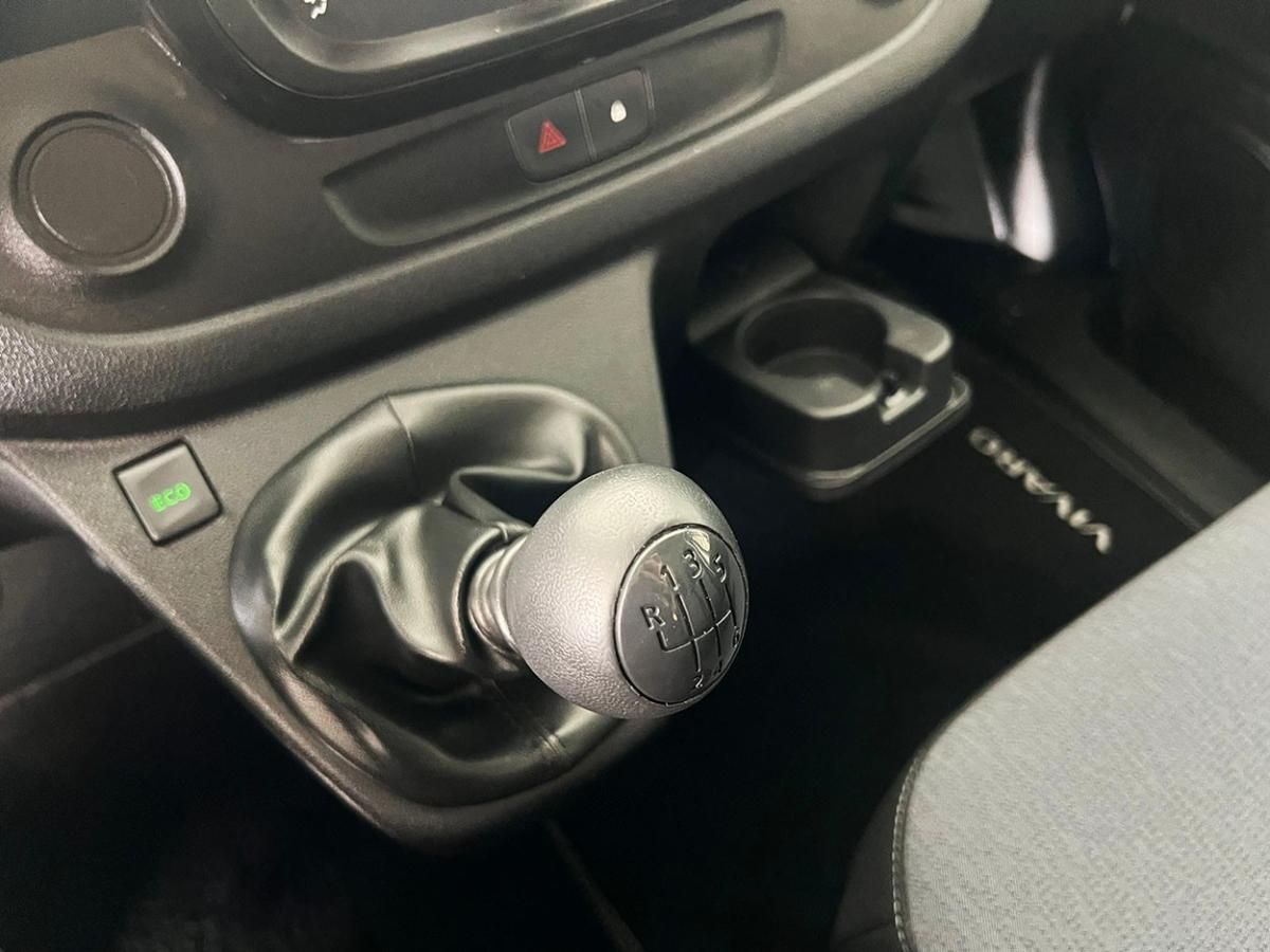 opel-vivaro-2018-diesel-1598cc