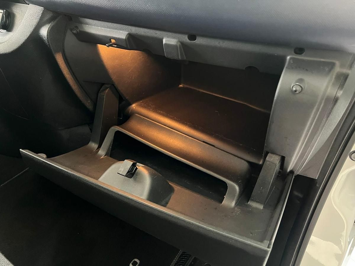 opel-vivaro-2018-diesel-1598cc