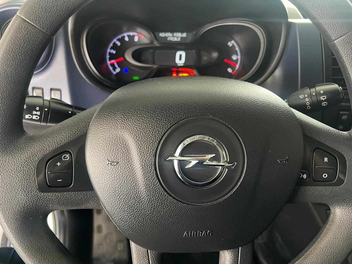 opel-vivaro-2018-diesel-1598cc