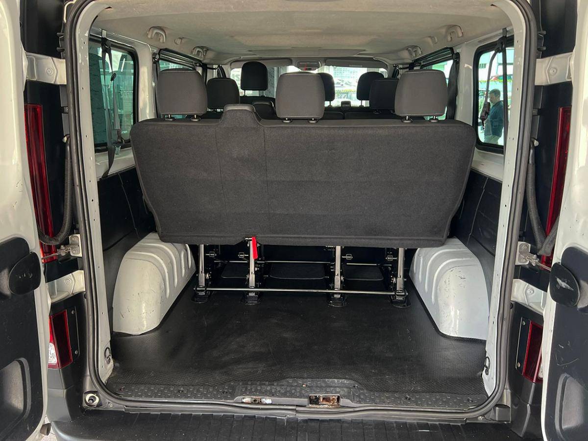 opel-vivaro-2018-diesel-1598cc