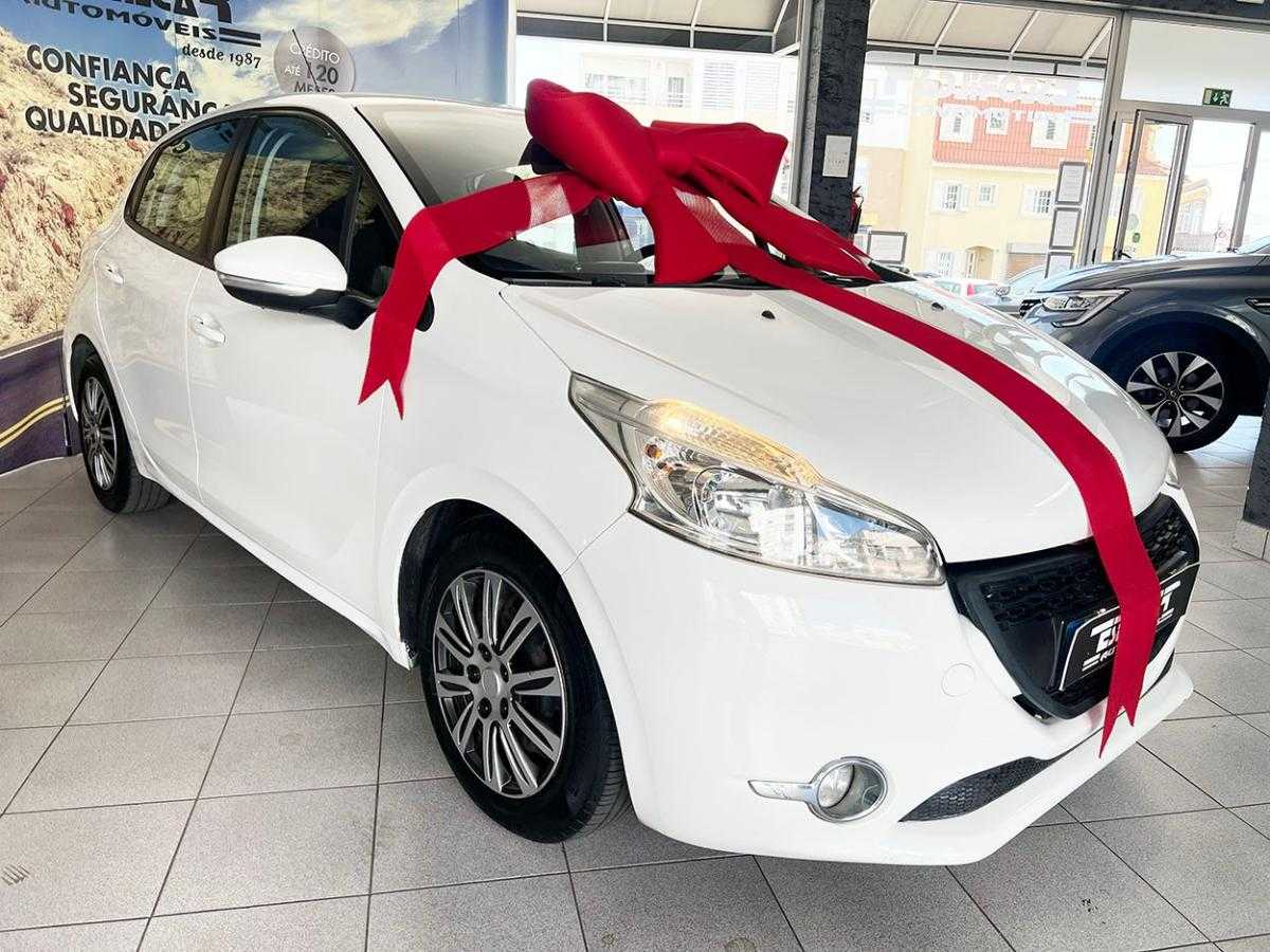 peugeot-208-2023-diesel-1560cc