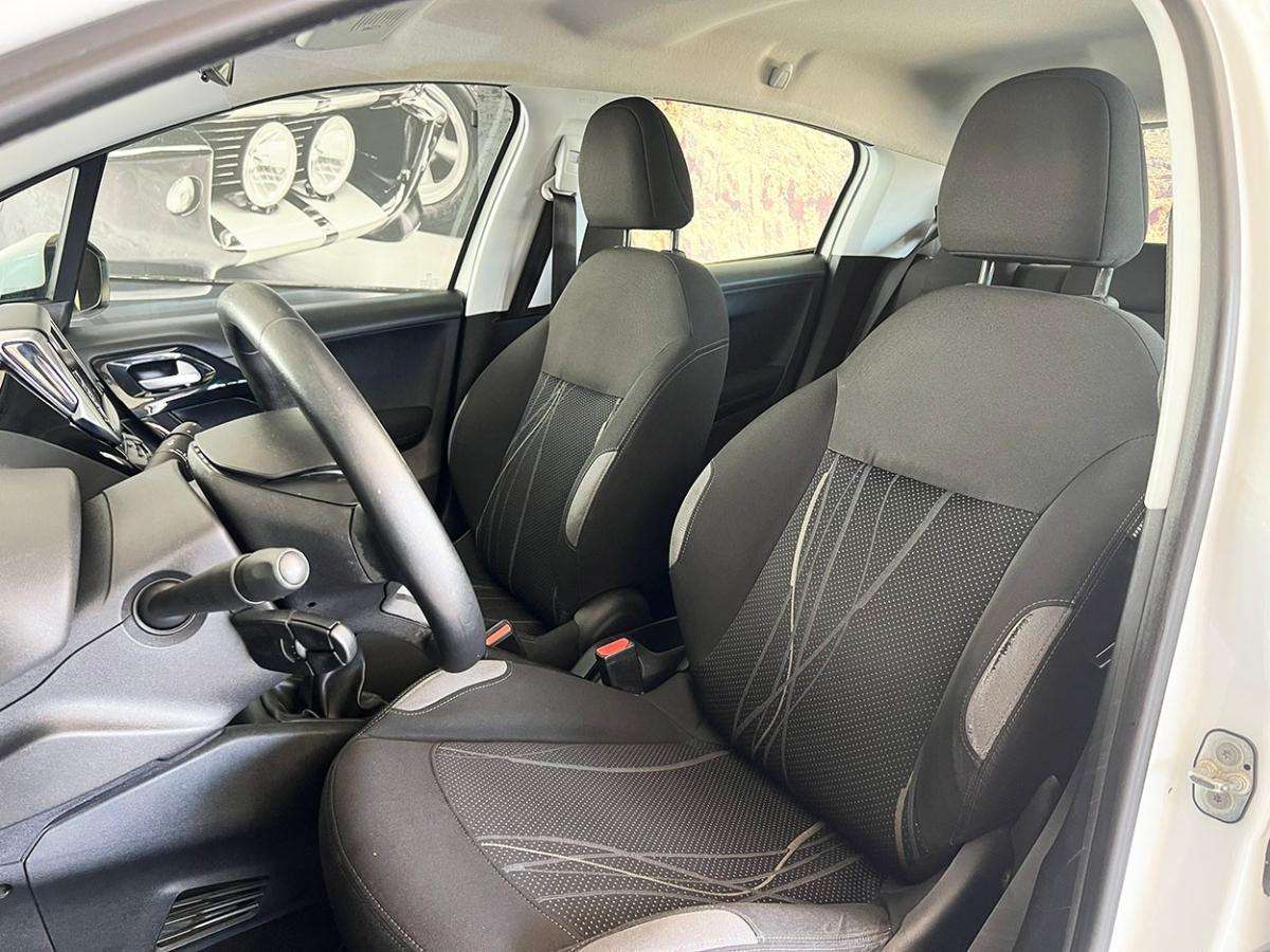 peugeot-208-2023-diesel-1560cc