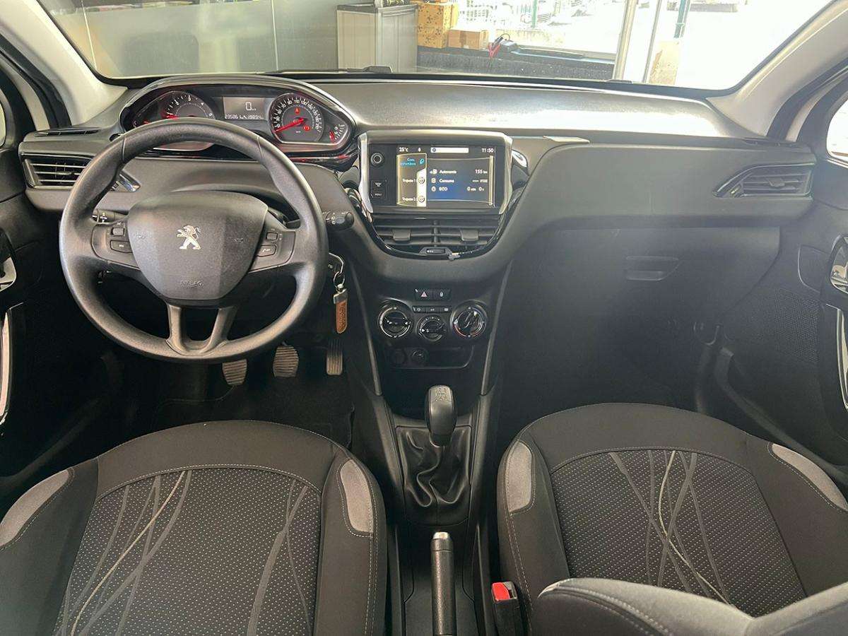 peugeot-208-2023-diesel-1560cc