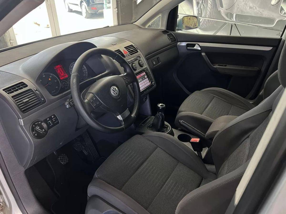 volkswagen-touran-2008-diesel-1968cc