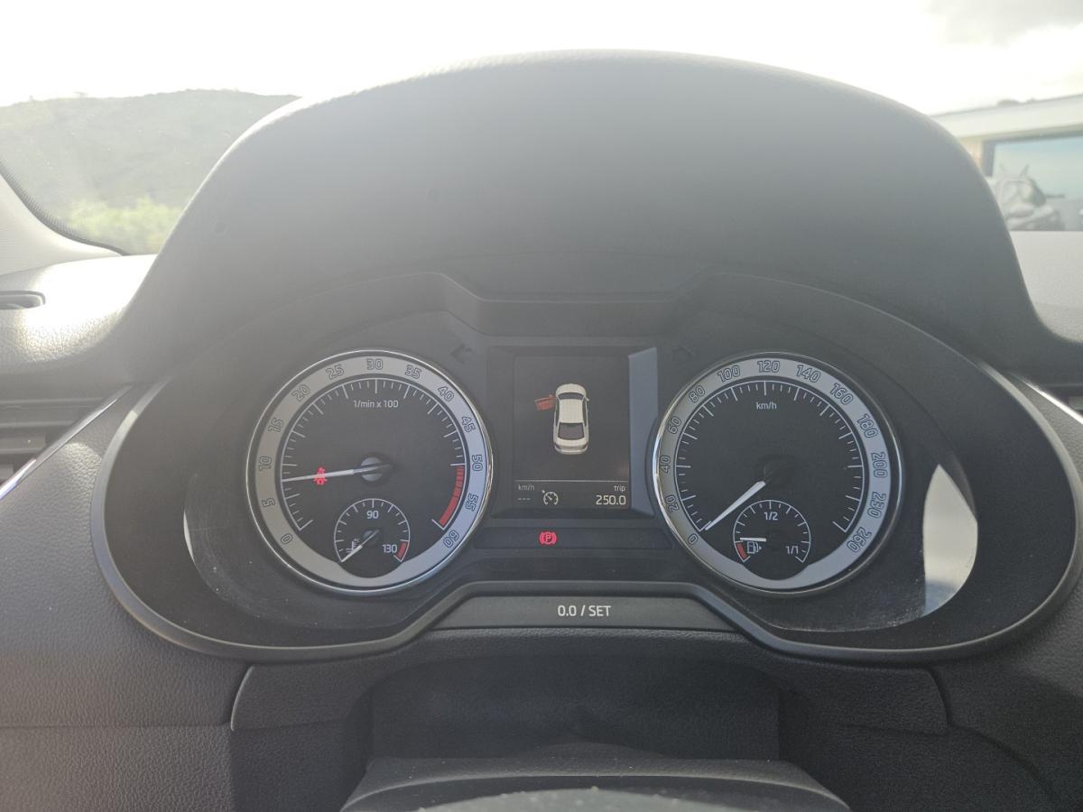 skoda-octavia-2018-diesel-1598cc