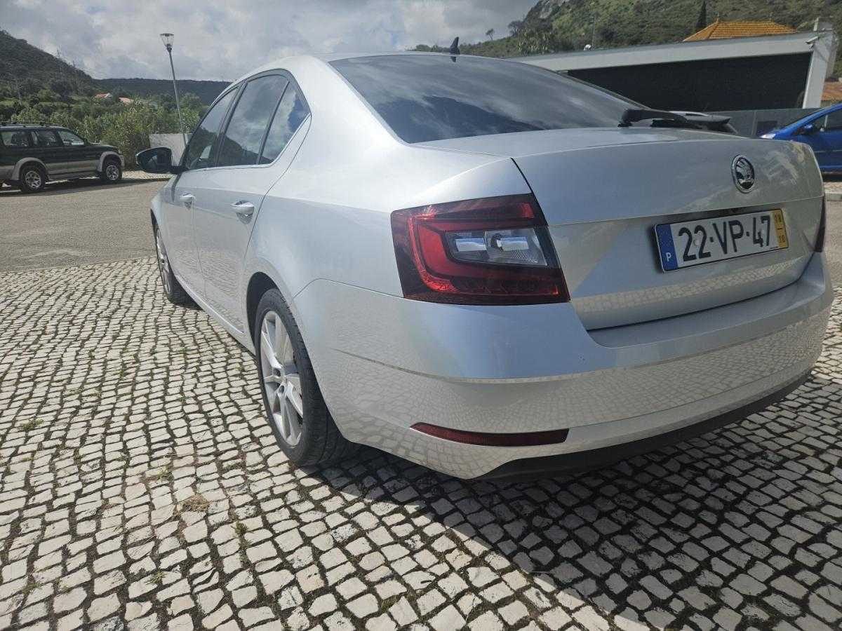 skoda-octavia-2018-diesel-1598cc