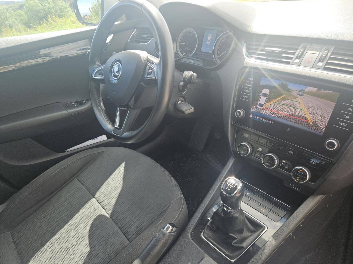 skoda-octavia-2018-diesel-1598cc