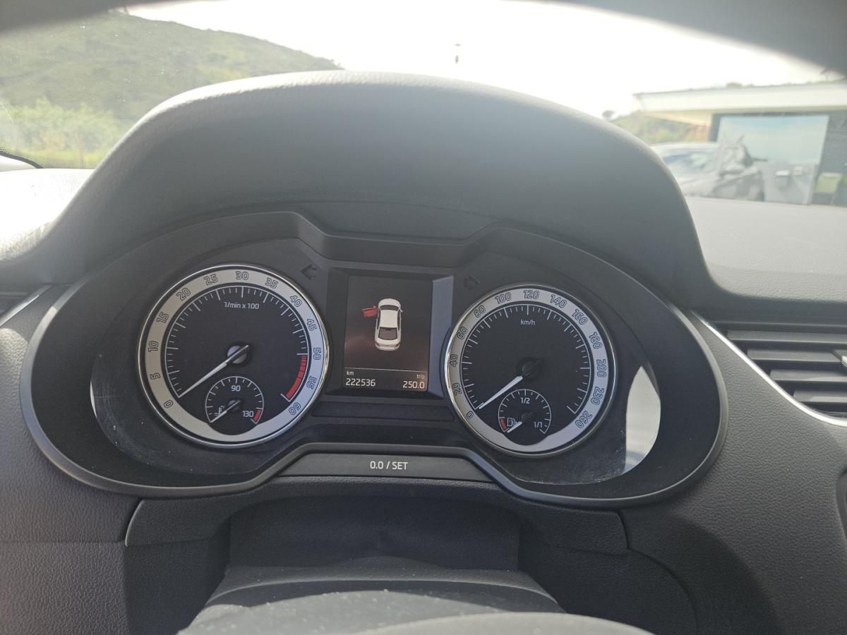 skoda-octavia-2018-diesel-1598cc
