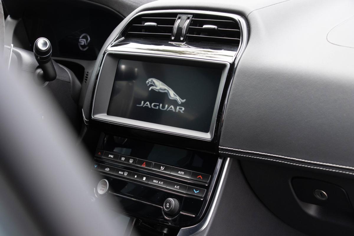 jaguar-xe-2019-gasolina-5000cc