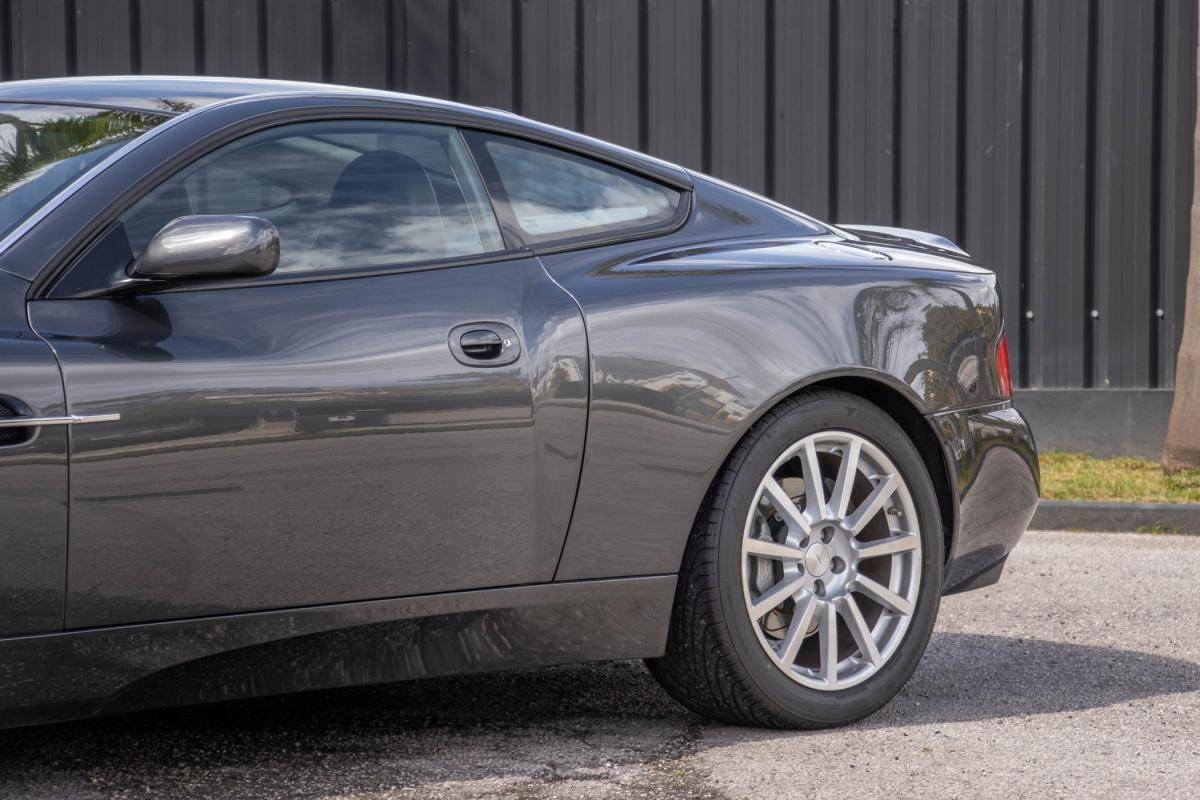 aston-martin-vanquish-2005-gasolina-5935cc