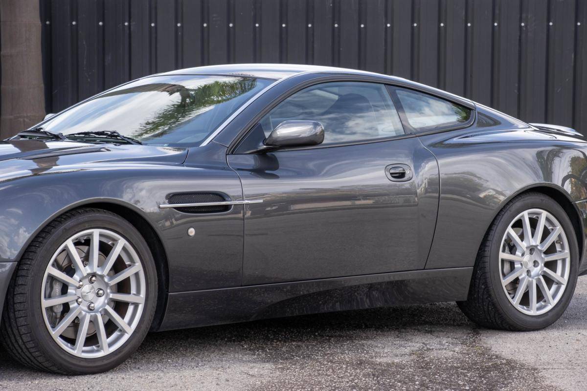 aston-martin-vanquish-2005-gasolina-5935cc