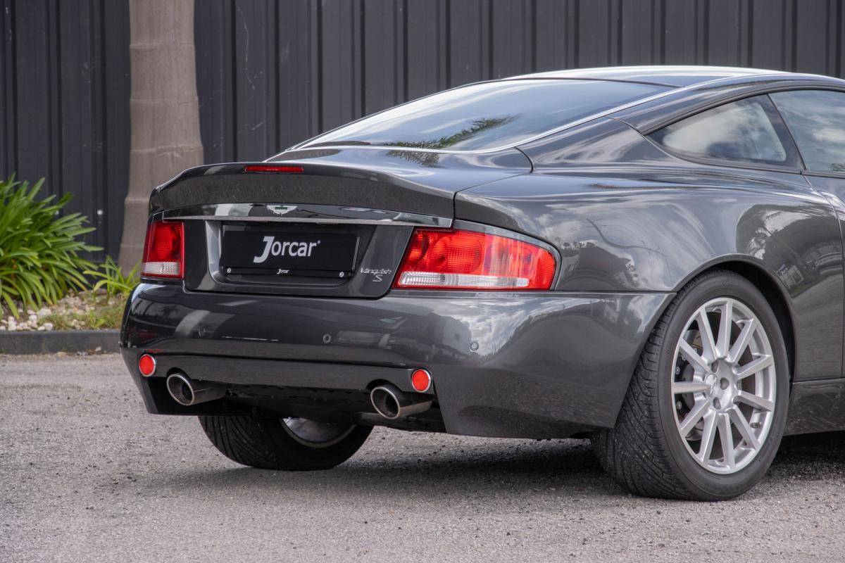 aston-martin-vanquish-2005-gasolina-5935cc