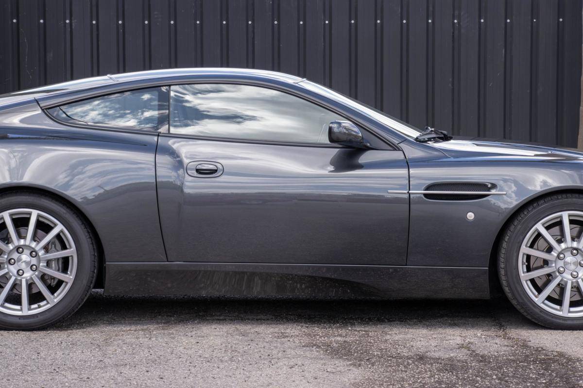 aston-martin-vanquish-2005-gasolina-5935cc