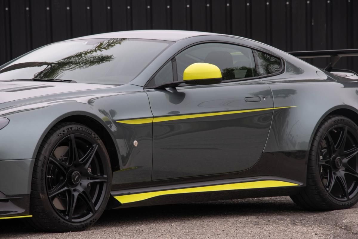aston-martin-vantage-2017-gasolina-4735cc