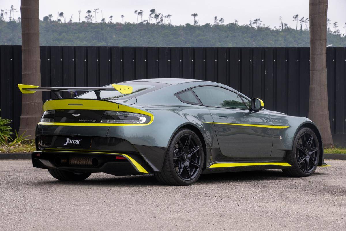 aston-martin-vantage-2017-gasolina-4735cc