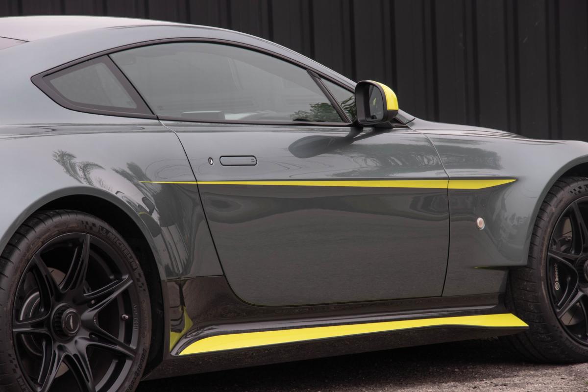 aston-martin-vantage-2017-gasolina-4735cc