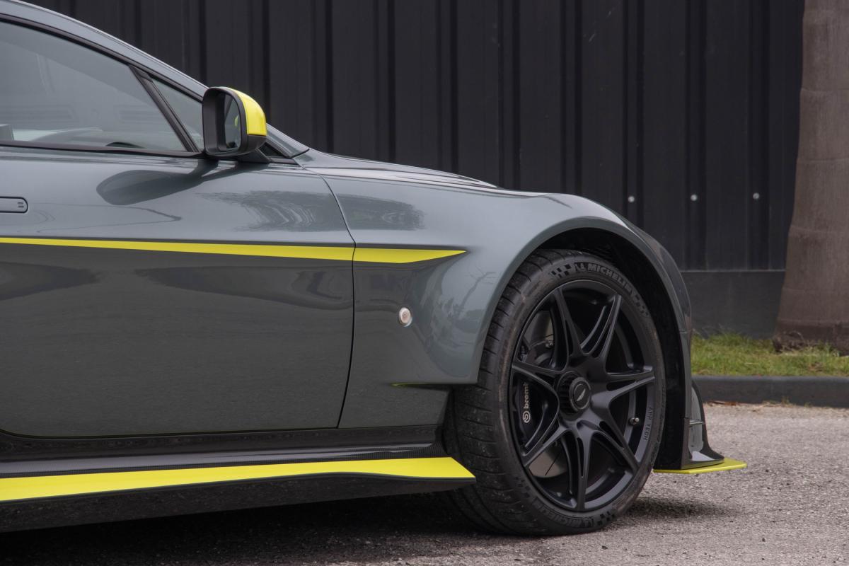 aston-martin-vantage-2017-gasolina-4735cc