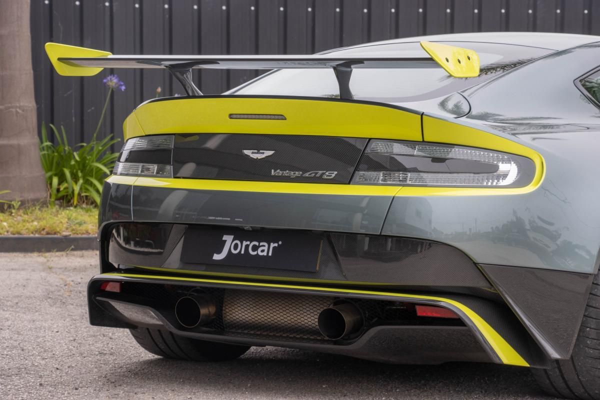 aston-martin-vantage-2017-gasolina-4735cc