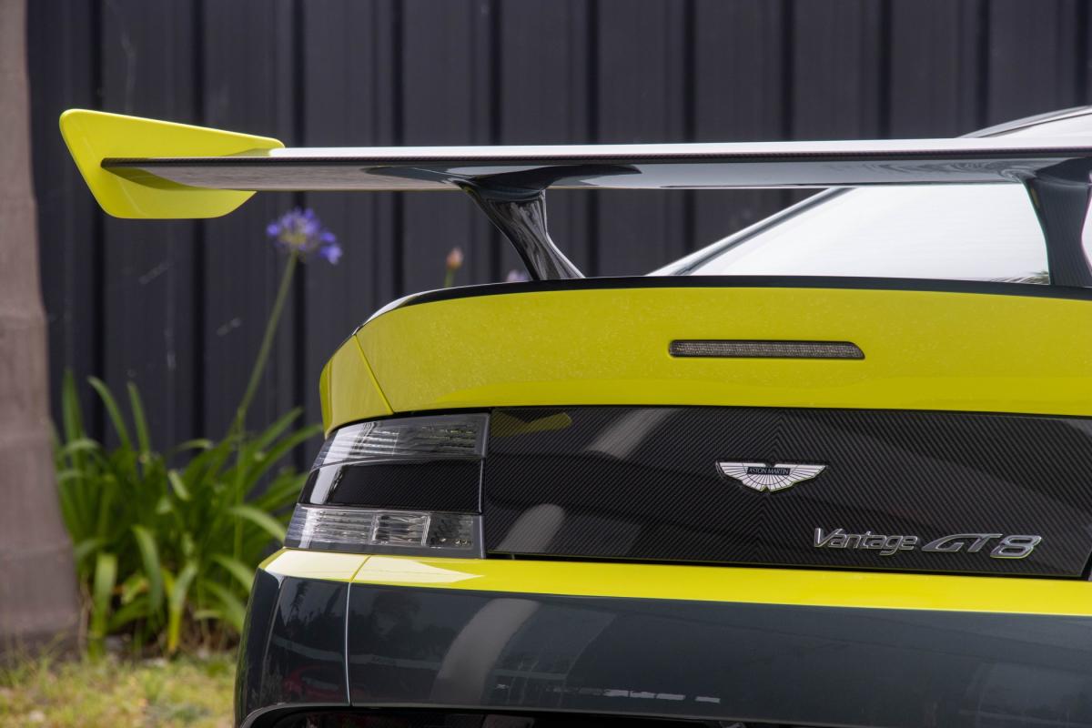 aston-martin-vantage-2017-gasolina-4735cc