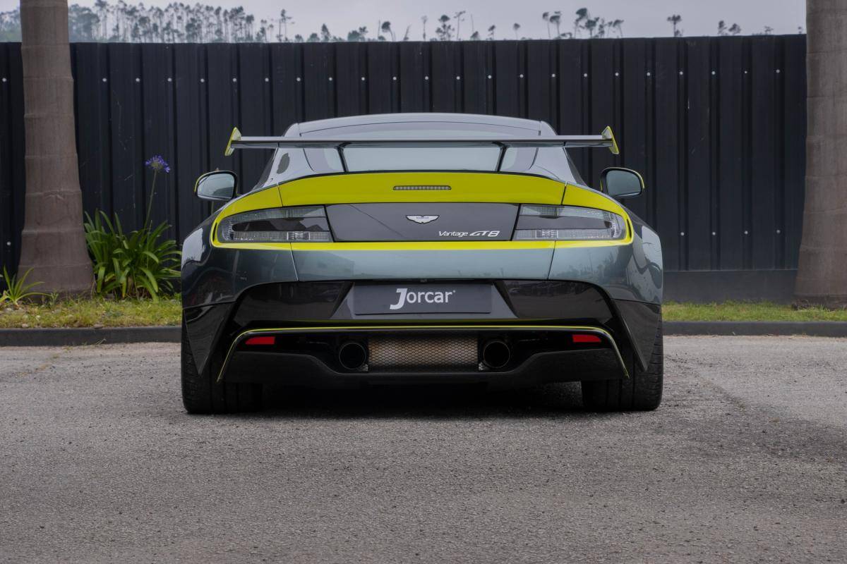 aston-martin-vantage-2017-gasolina-4735cc