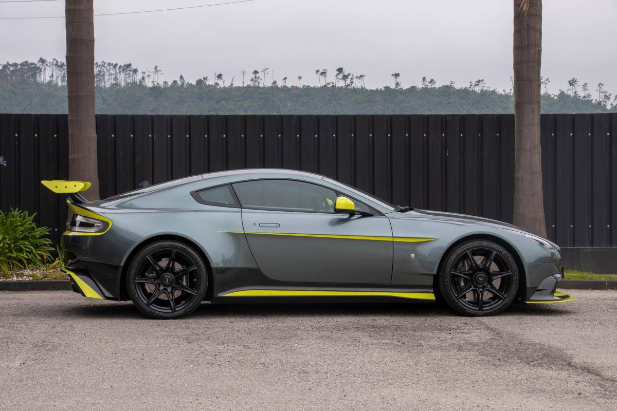 aston-martin-vantage-2017-gasolina-4735cc