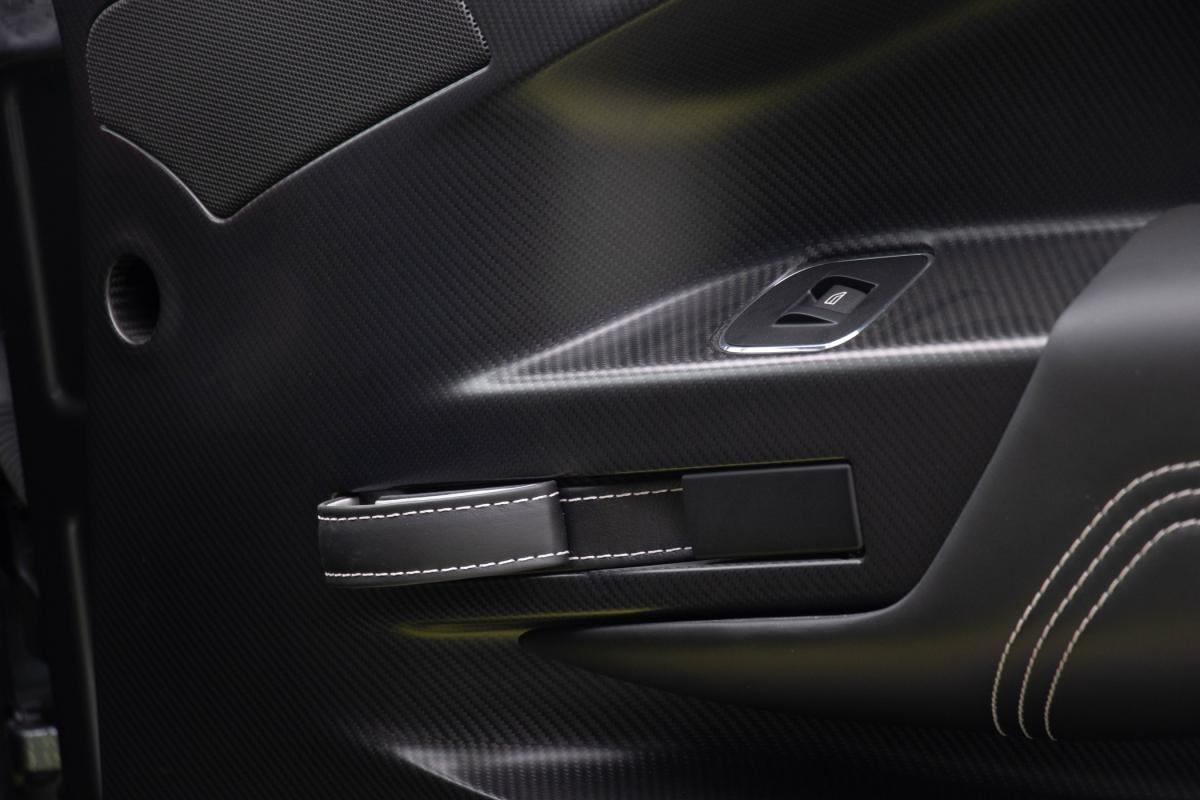 aston-martin-vantage-2017-gasolina-4735cc