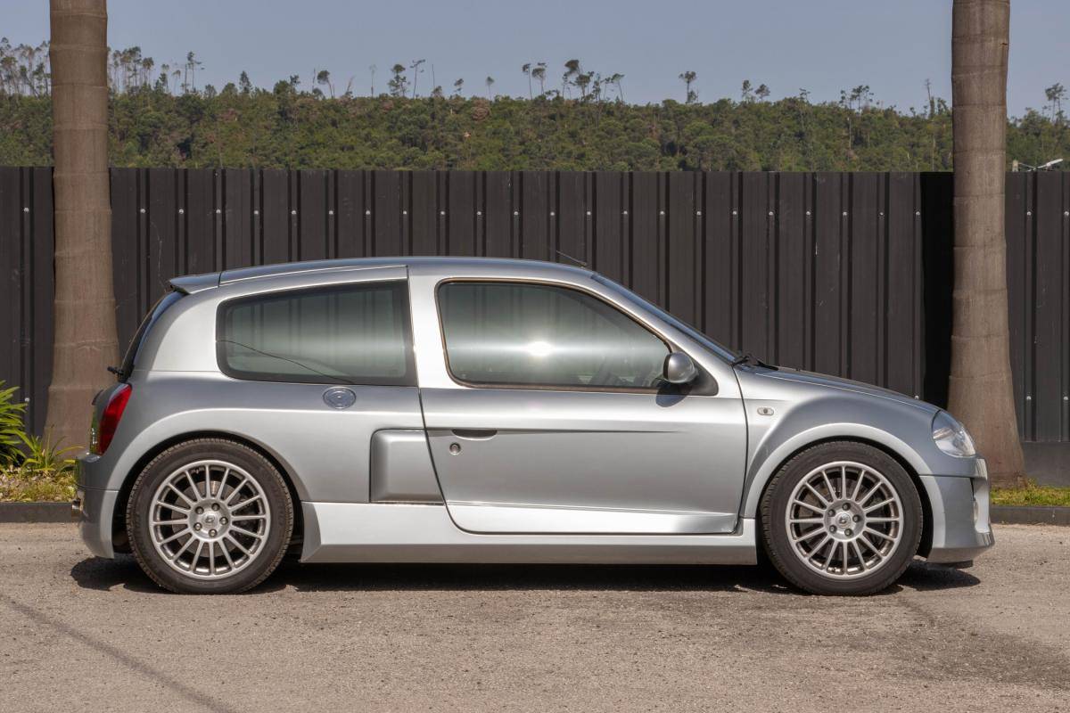 renault-clio-2001-gasolina-2946cc