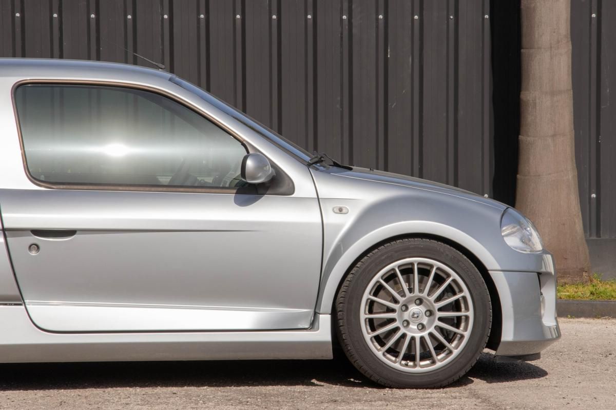 renault-clio-2001-gasolina-2946cc