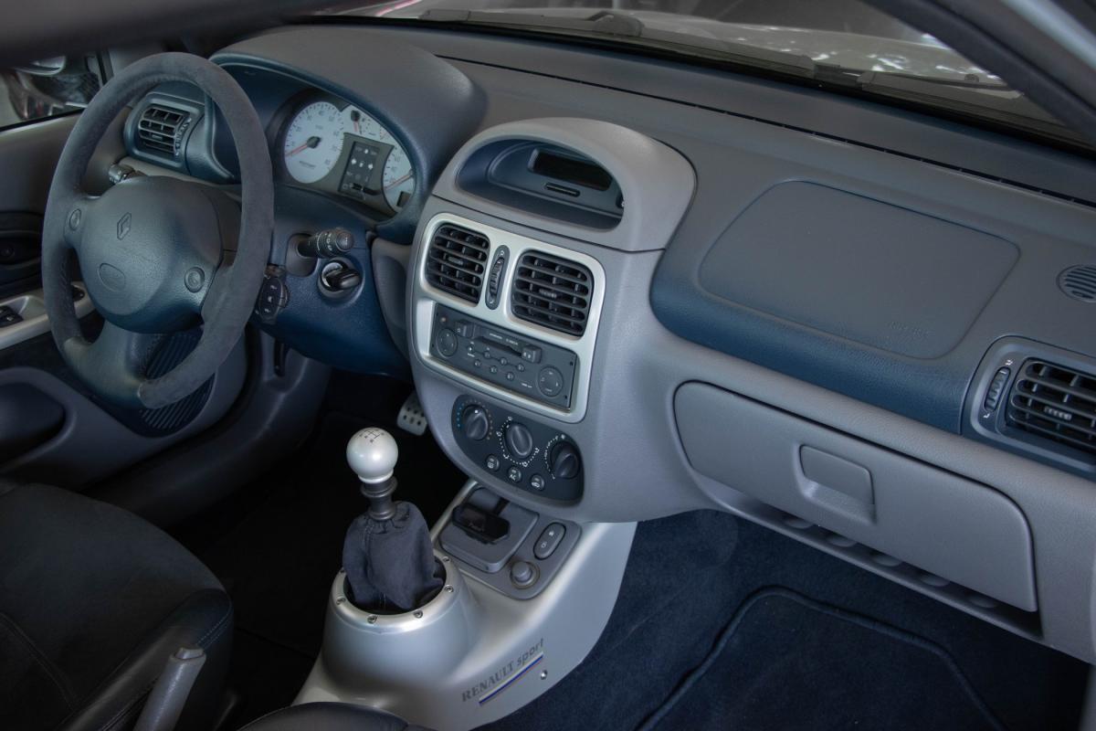 renault-clio-2001-gasolina-2946cc
