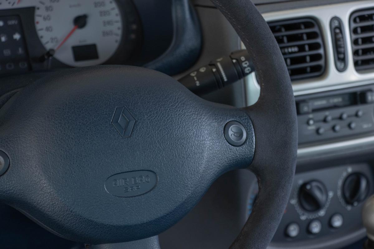 renault-clio-2001-gasolina-2946cc
