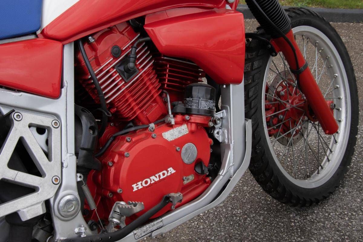 honda-zr-v-1984-gasolina-749cc