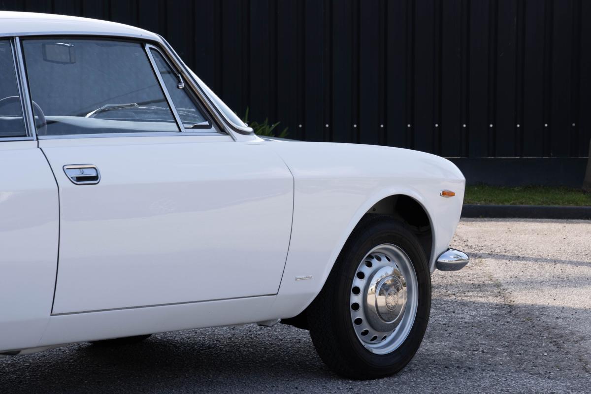 alfa-romeo-gt-1966-gasolina-1290cc