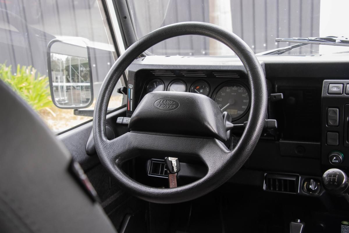 land-rover-defender-2006-diesel-2495cc