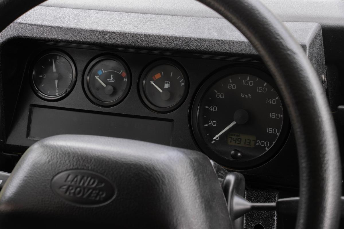 land-rover-defender-2006-diesel-2495cc