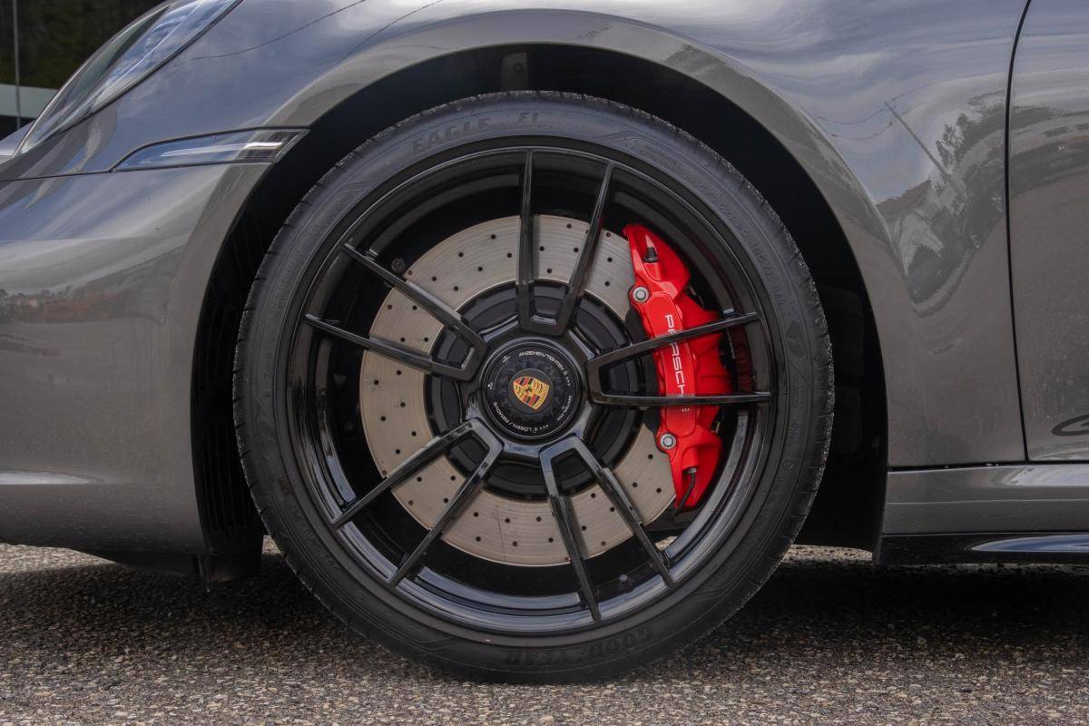 porsche-992-2023-gasolina-3000cc