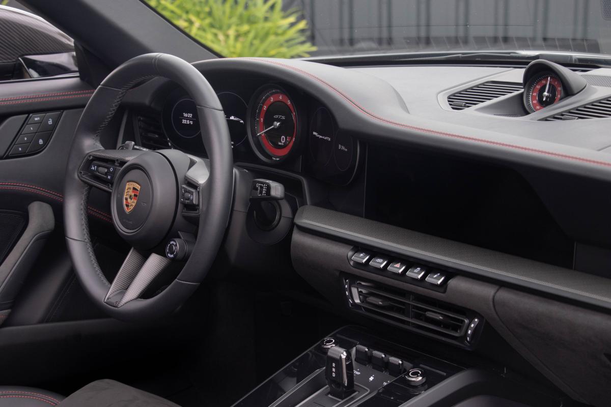 porsche-992-2023-gasolina-3000cc
