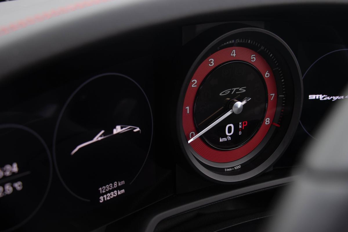 porsche-992-2023-gasolina-3000cc