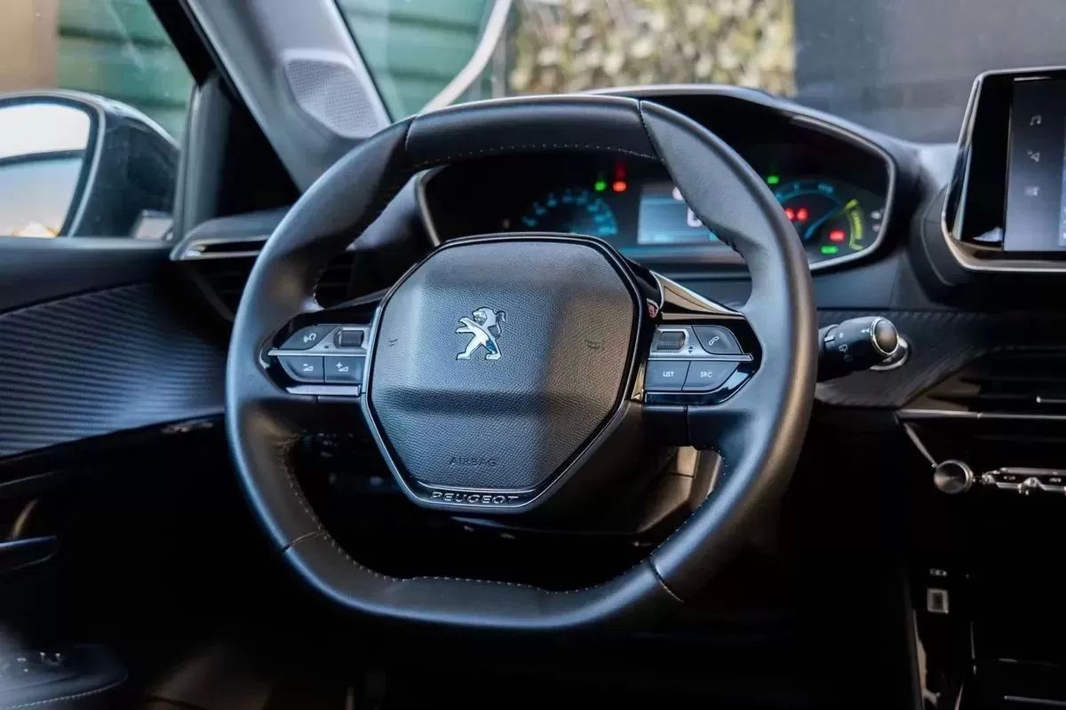 peugeot-e-208-2021-eletrico-0cc