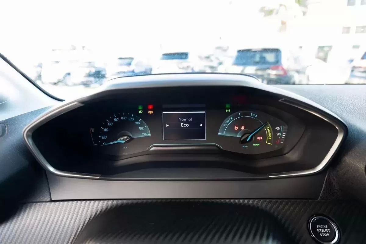 peugeot-e-208-2021-eletrico-0cc