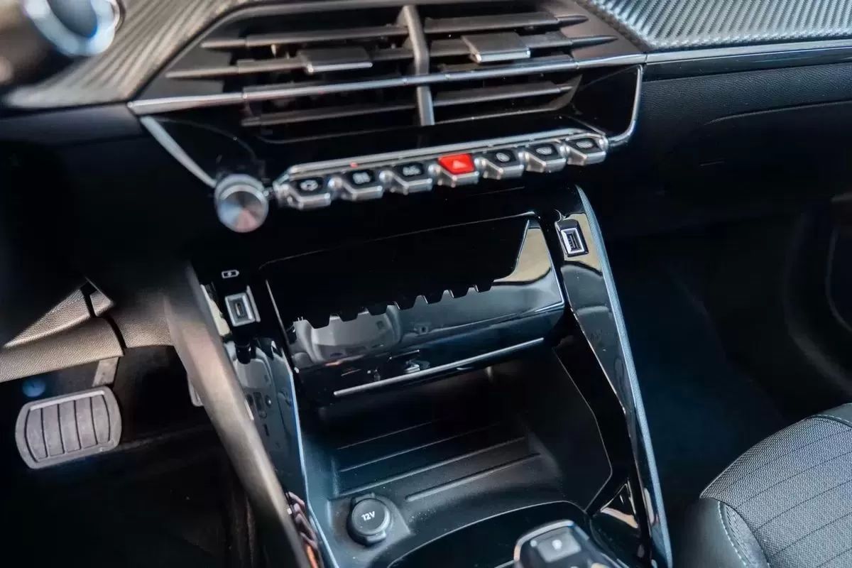 peugeot-e-208-2021-eletrico-0cc