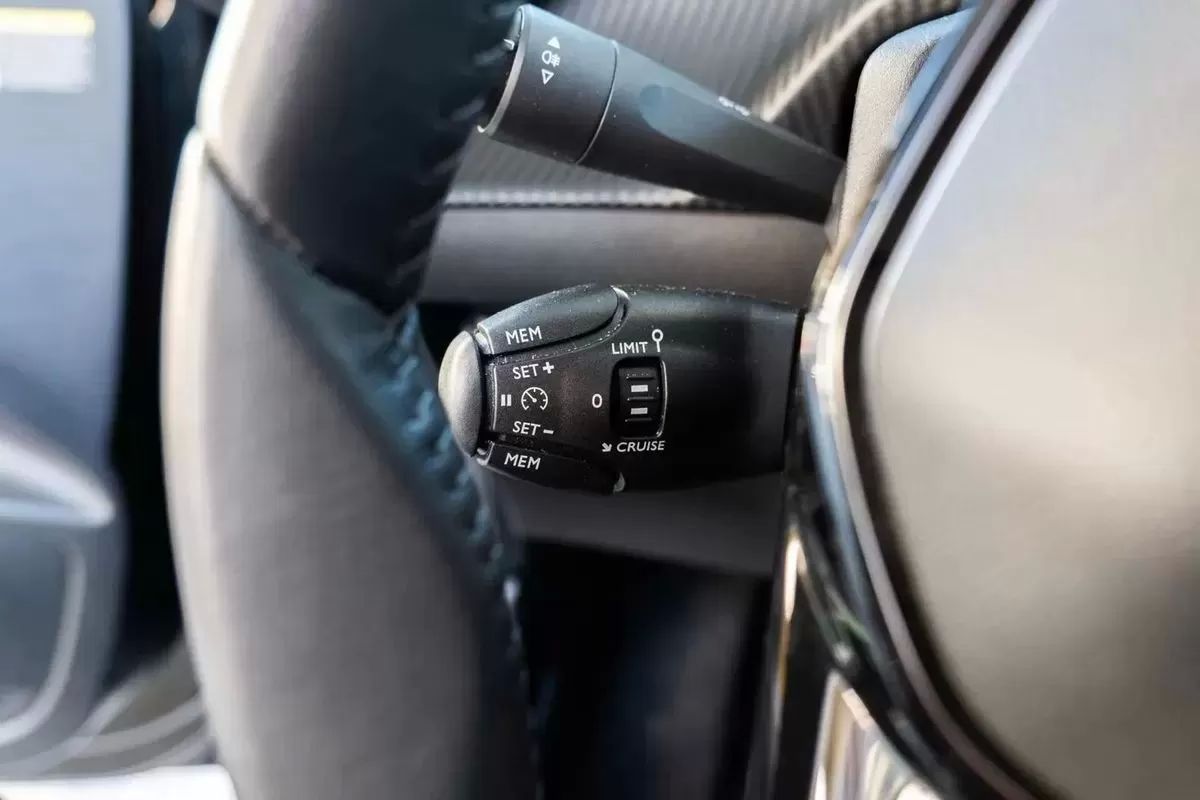 peugeot-e-208-2021-eletrico-0cc