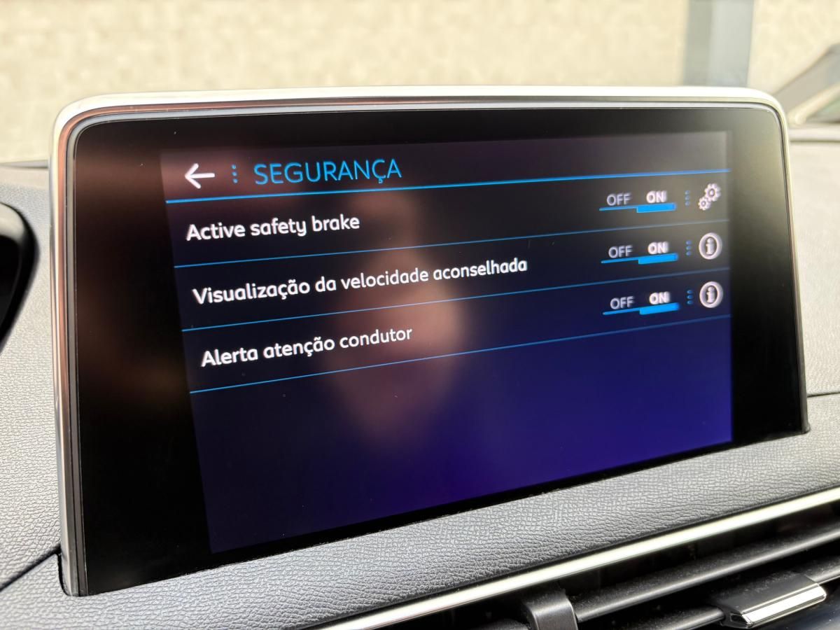 peugeot-5008-2018-diesel-1499cc