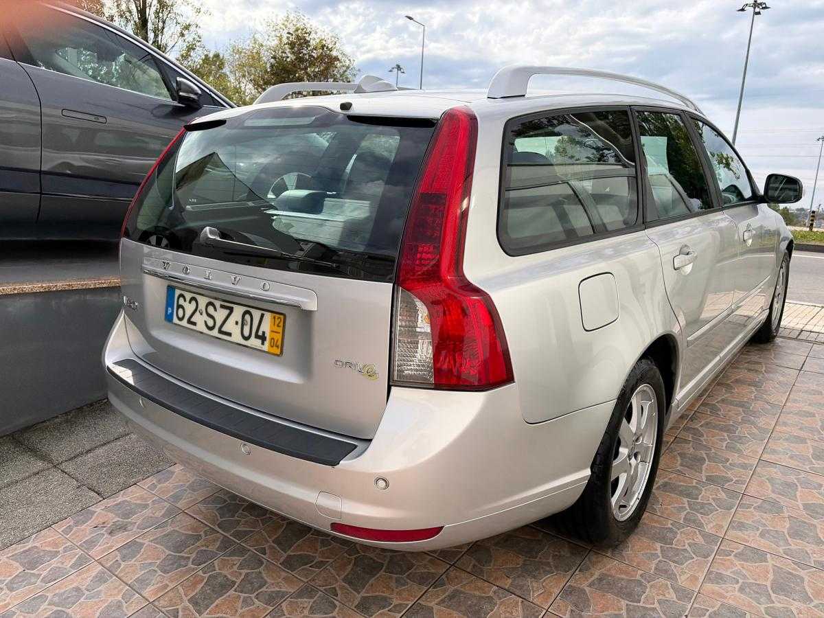 volvo-v50-2012-diesel-1560cc