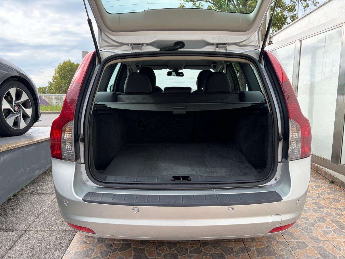 volvo-v50-2012-diesel-1560cc