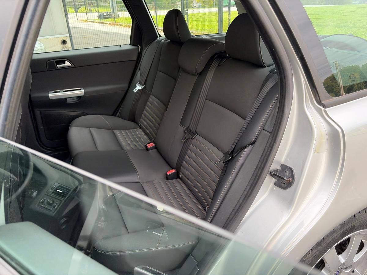 volvo-v50-2012-diesel-1560cc
