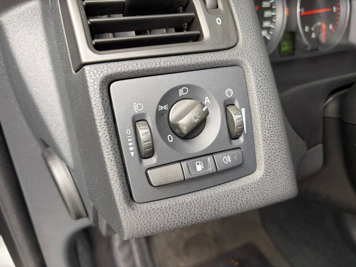 volvo-v50-2012-diesel-1560cc