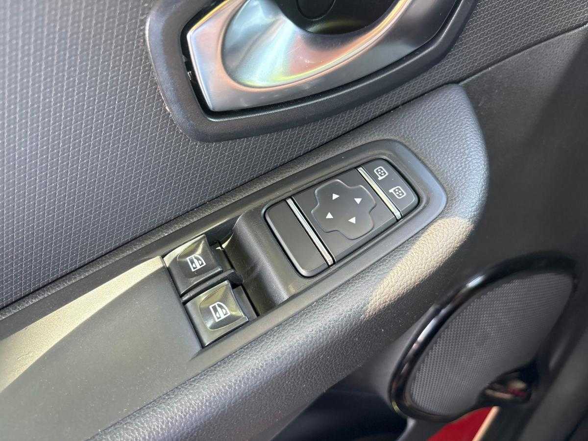 renault-clio-sport-tourer-2017-diesel-1461cc