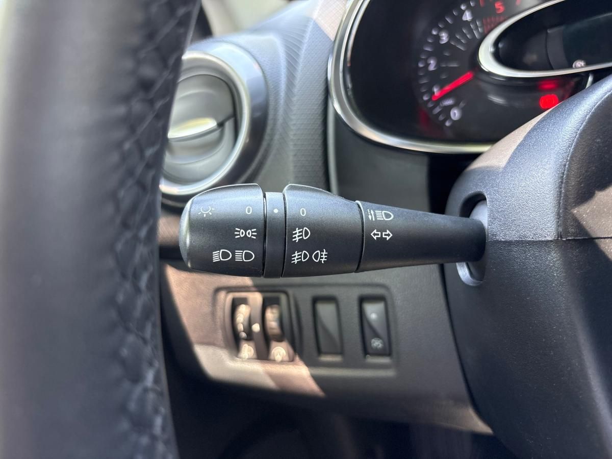renault-clio-sport-tourer-2017-diesel-1461cc