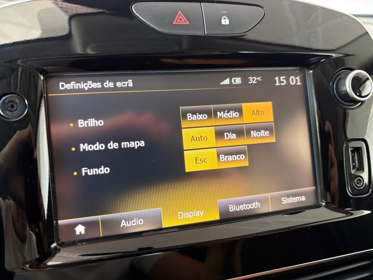 renault-clio-sport-tourer-2017-diesel-1461cc